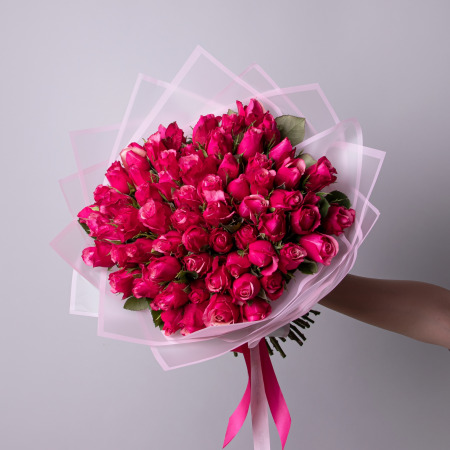 Букет из темно-розовых роз 
