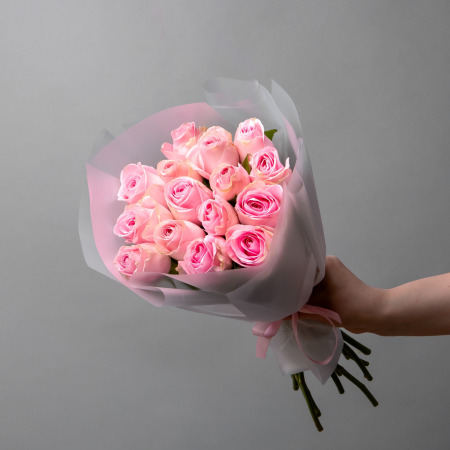 Букет из розовых роз 